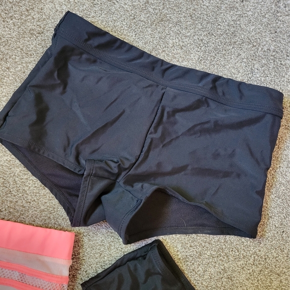 Bikini Bottoms - Picture 2 of 6